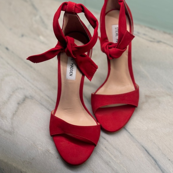 Steve Madden red suede tie up ankle sandals size 7 - Picture 6 of 8